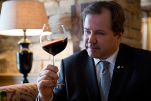 Sommelier Günther Meindl vom Berghof in Lech